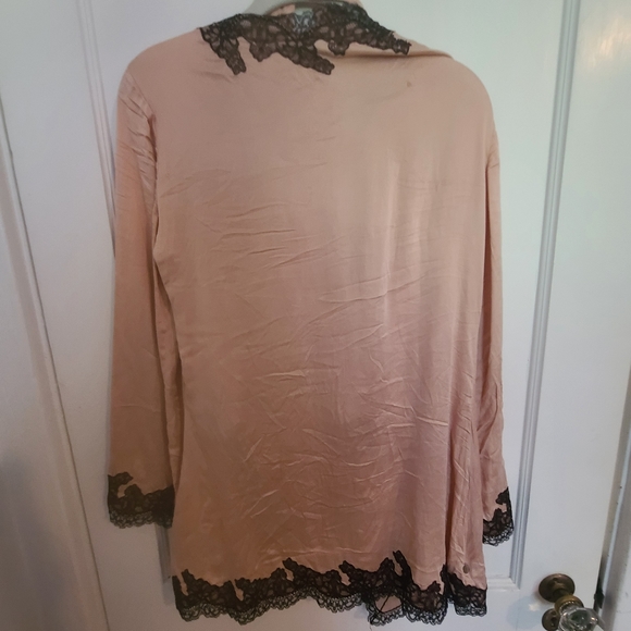 Agent Provocateur’s light pink Amelea pyjama top 2 - Picture 12 of 12